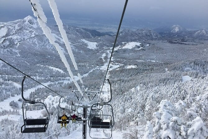 1-Day Ski Tour Package from Nagano Station - Choosing the mountain by snow conditions
