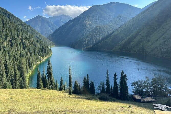 5 Days Shymbulak Backcountry Skiing and Snowboarding - What the guide adds to the experience