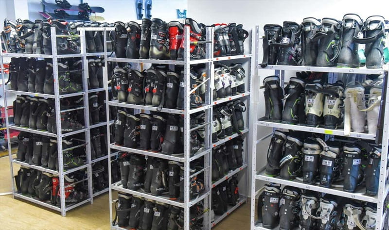 Bansko: Ski and Snowboard equipment rental - Free overnight storage changes the daily routine