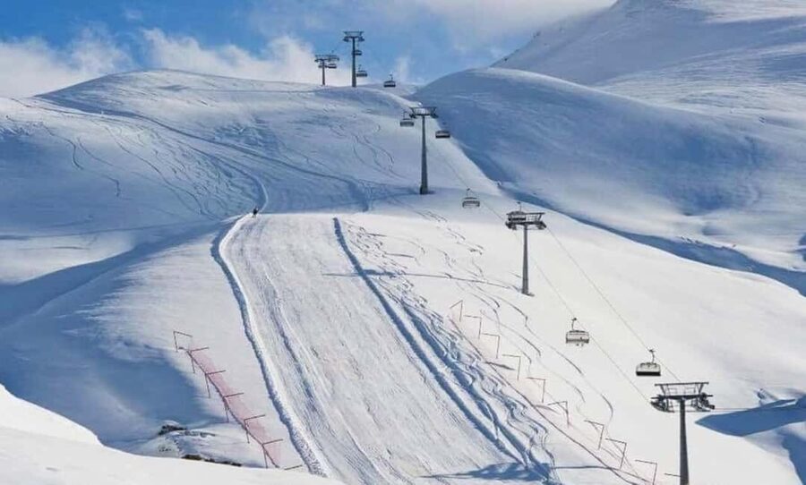 Batumi: Goderdzi Ski Resort Snow Tour & Adventure - The café stop, tasting, and a useful pause