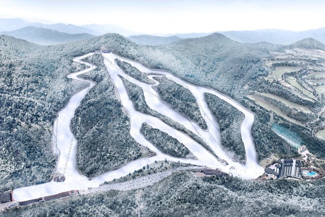 Elysian Gangchon Winter Ski + Eobi Ice Valley Day Tour fr Seoul - Who will enjoy this day most