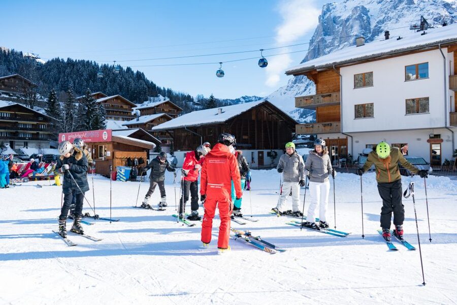 From Interlaken: 8-Hour Skiing in Grindelwald for Beginner's - Lunch is a small detail that matters