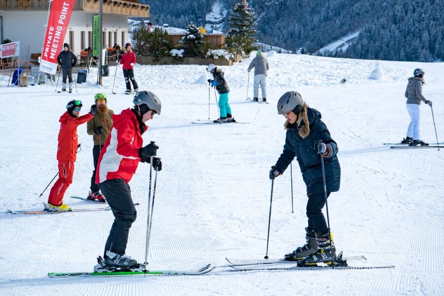 From Interlaken: 8-Hour Skiing in Grindelwald for Beginner's - What the $256 price really covers