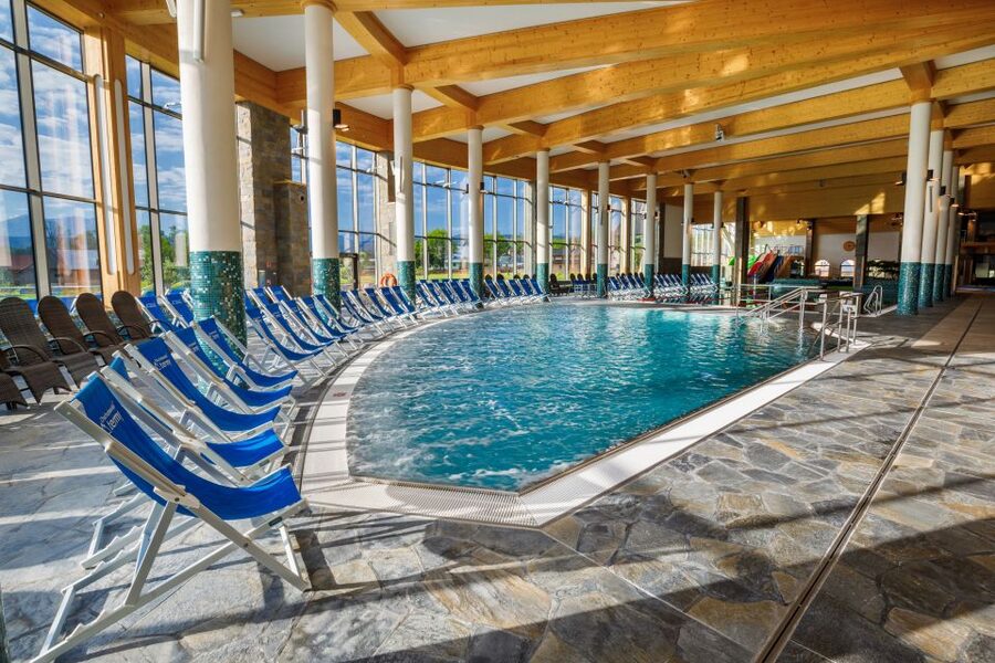 From Kraków: Tatra Mountans Ski Trip and Thermal Baths Visit - Who will enjoy this day most?