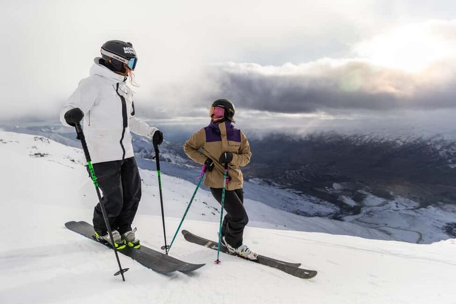 From Queenstown: Cardrona Ski/Snowboard Rentals & Transfer - Why Cardrona makes a good Queenstown ski day