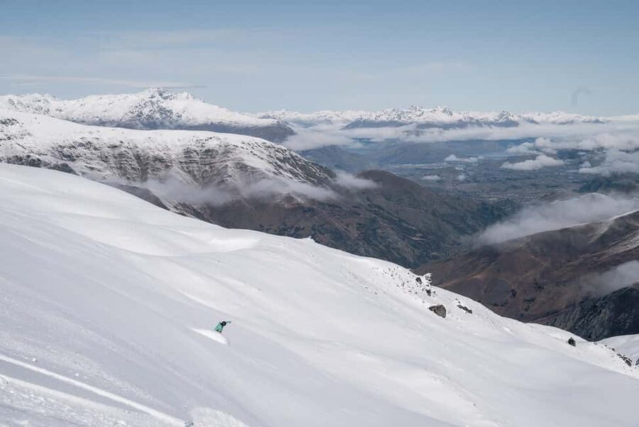 From Queenstown: Cardrona Ski/Snowboard Rentals & Transfer - Who will get the most from the slopes