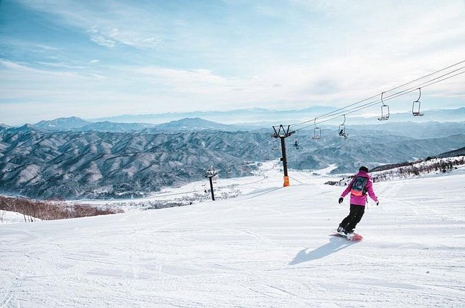 Full Day Private Skiing / Snowboarding Tour in Sapporo - Hoheikyo Onsen is the reward at the end