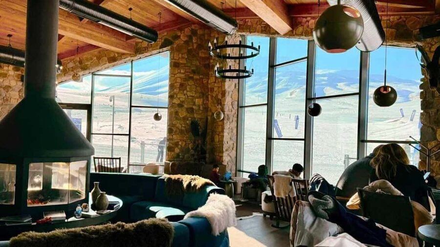 Kayseri: Erciyes Ski Tour with Equipment & Optional Trainer - Getting fitted with skis or a snowboard