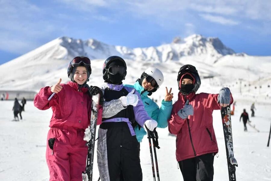 Kayseri: Erciyes Ski Tour with Equipment & Optional Trainer - From Cappadocia towns to the mountain