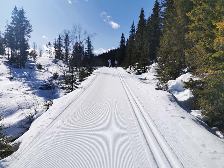 Oslo: Cross Country Skiing Equipment with private lesson - The first fifteen minutes: collecting your ski kit
