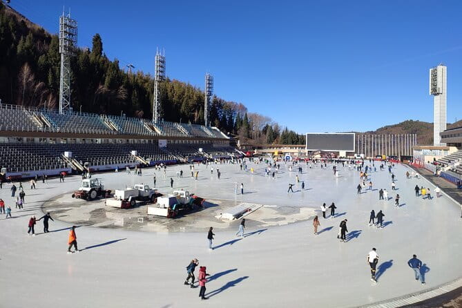 Private high mountain ice rink Medeo and ski resort Shymbulak tour - Who should book this experience?