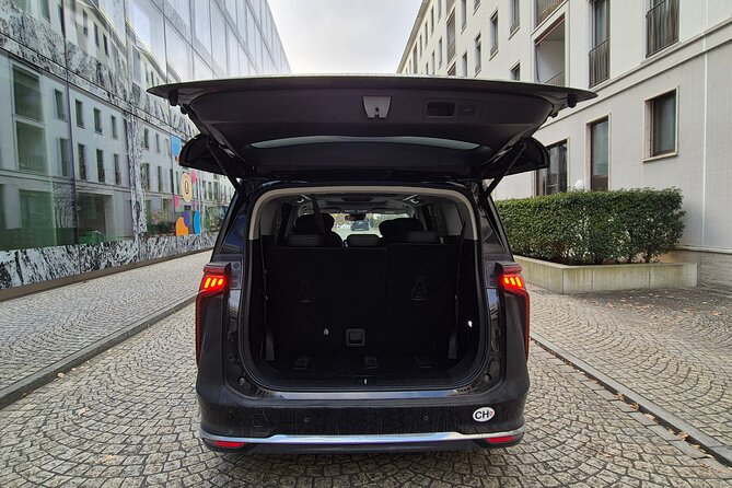 Private Zurich Airport Transport to your Ski Resort - The vehicles and space for luggage