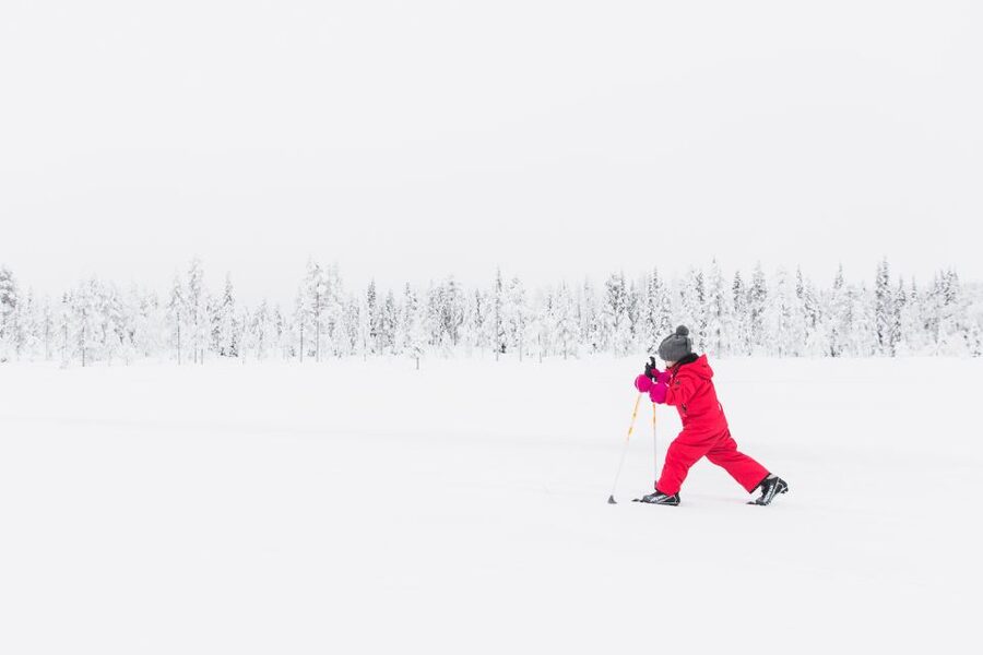 Ruka: Cross-country skiing - Starting at the Ruka Safaris office
