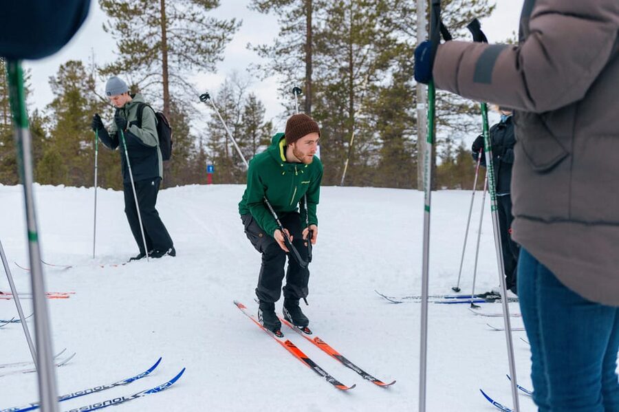 Saariselkä: Cross-Country Skiing for beginners - Meeting your guide in Saariselkä