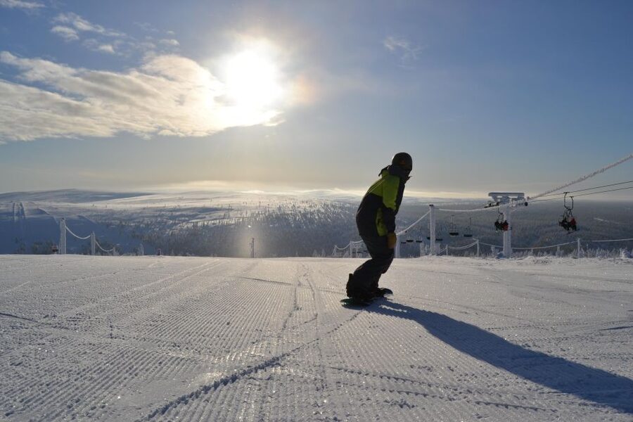 Saariselkä: Easy Snowboard Day Package (11y+) - What happens during the 105-minute lesson