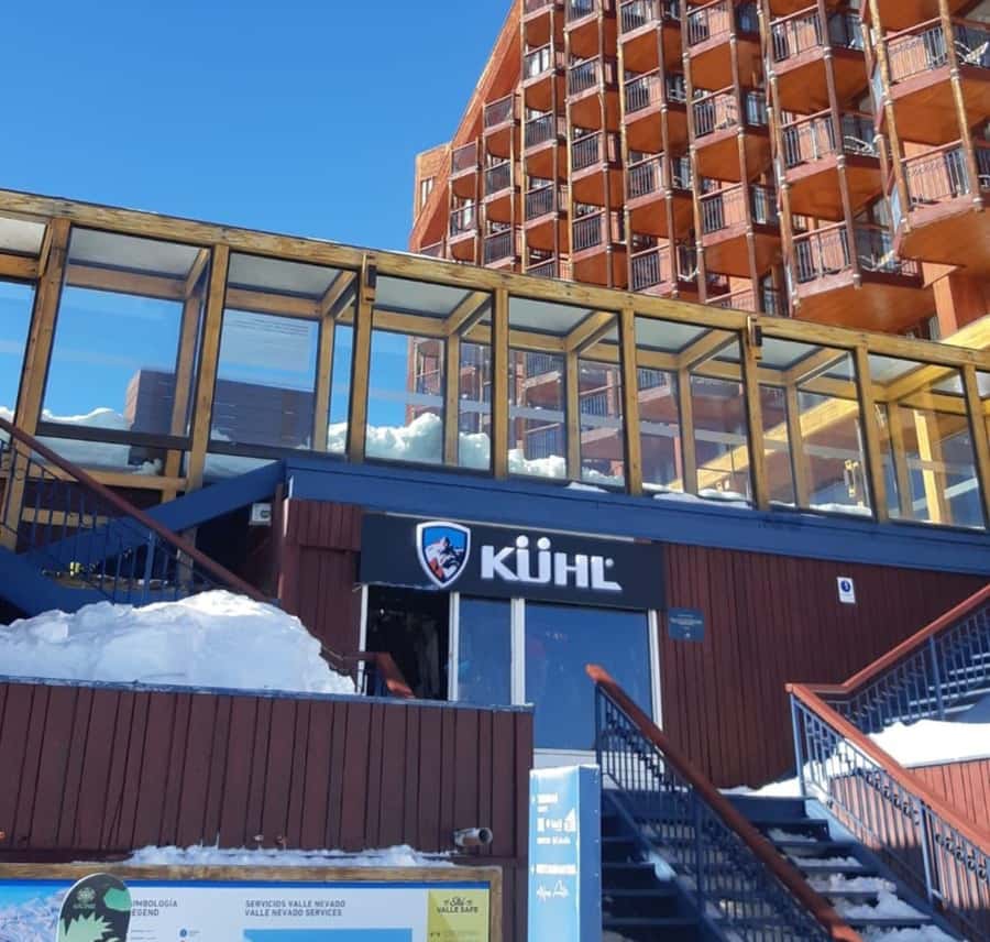 Santiago: Valle Nevado Ski Day Trip with Hotel Transfers - Who should choose this experience?