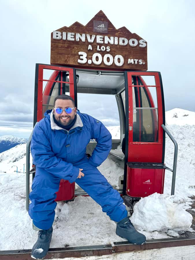 Santiago: Valle Nevado Ski Day Trip with Hotel Transfers - A 5:00 to 7:00 am pickup in Santiago