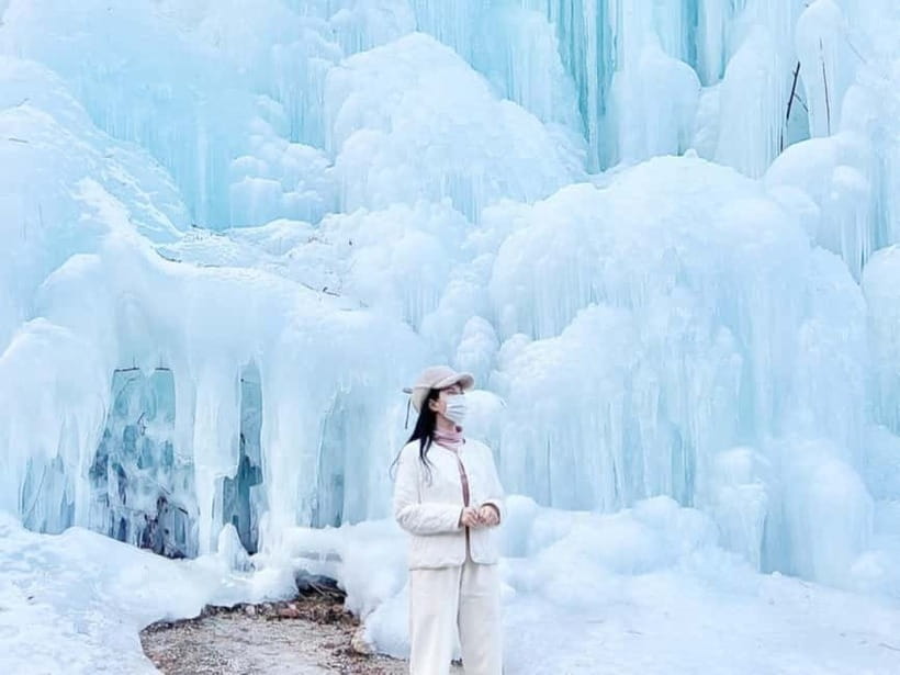 Seoul: Vivaldi Park Winter Ski with Eobi Ice Valley Day Tour - Snowboarding, sledding, or shuttle only?