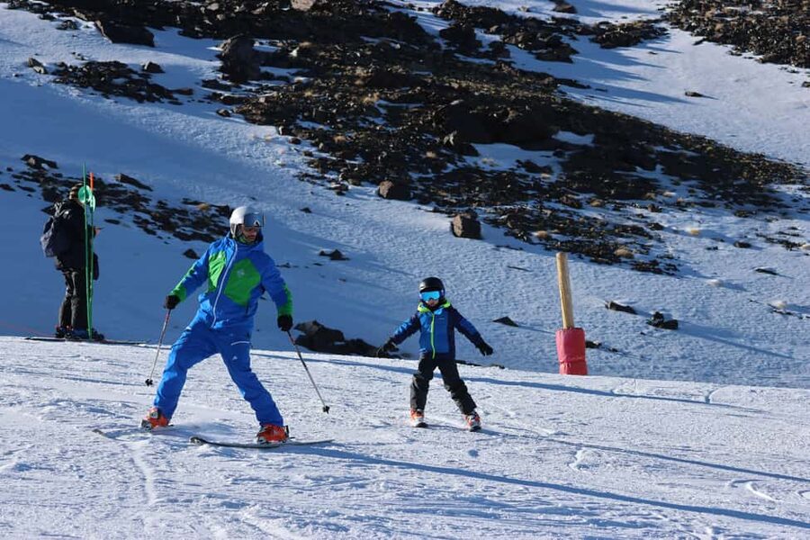 Sierra Nevada: 3-Hour Group Ski Lesson with Equipment Included - Key points at a glance