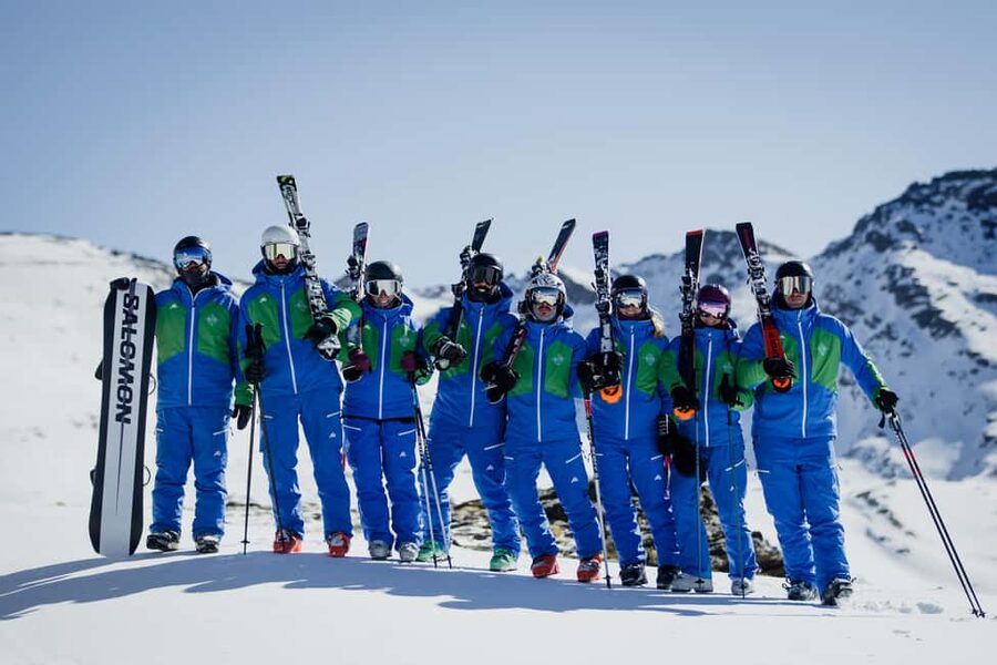 Sierra Nevada: 3-Hour Group Ski Lesson with Equipment Included - Your first hour: learning to stand and glide