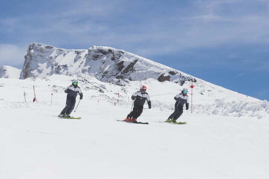 Sierra Nevada: Ski Class with equipment included - Key Points Before You Book