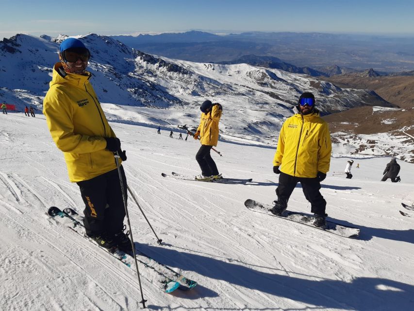 Sierra Nevada: Ski or Snowboard Equipment Rental - One day on the Sierra Nevada slopes