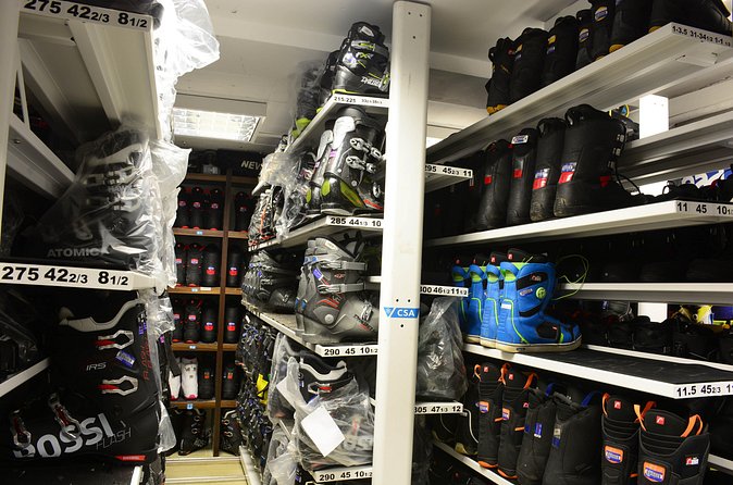 Ski and Snowboard equipment rental in Borovets - What the $21.60 price really includes
