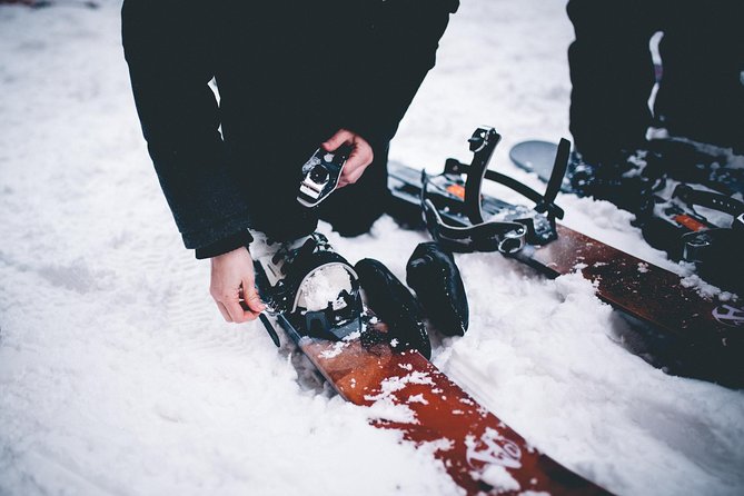 Skiing (Hok Ski) Excursion in Jacques-Cartier National Park - A refuge lunch and hot chocolate break