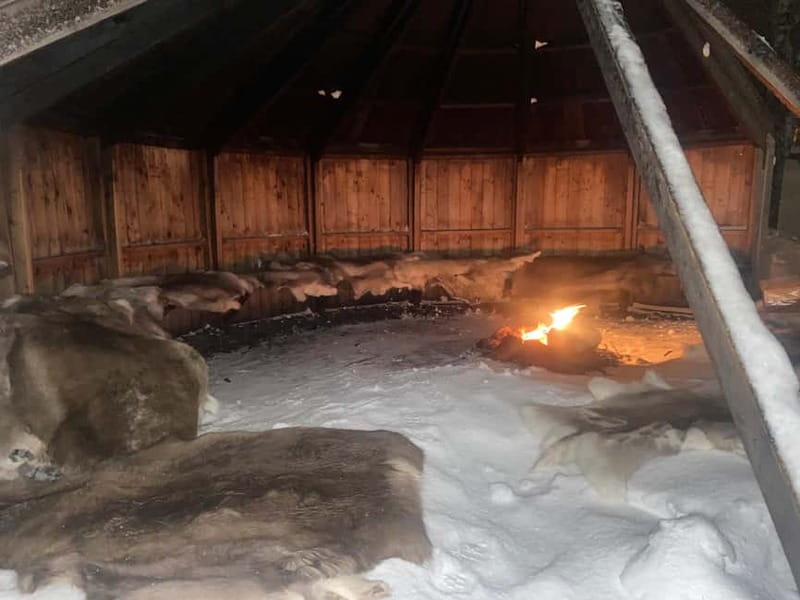 Tromsø: Sledding, Toboggan, Mini Skiing, Lasso & Arctic Fun - Snowmen and northern lights depend on nature