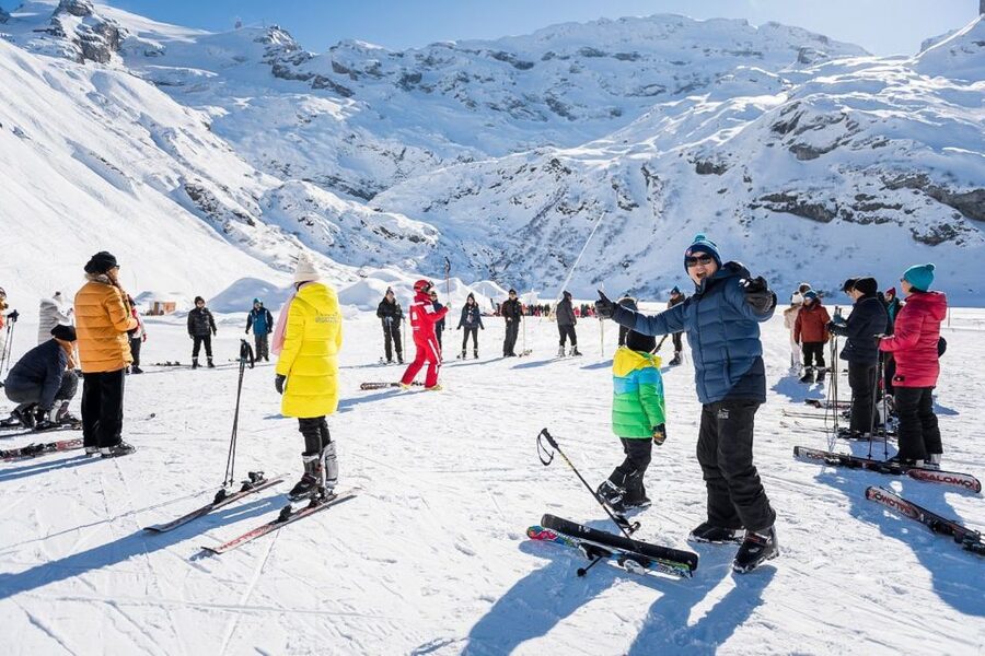 Zurich: Titlis First Time Ski Experience & Lucerne - Snow tubing brings instant fun